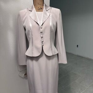 Oleg Cassini Cream Satin Garment